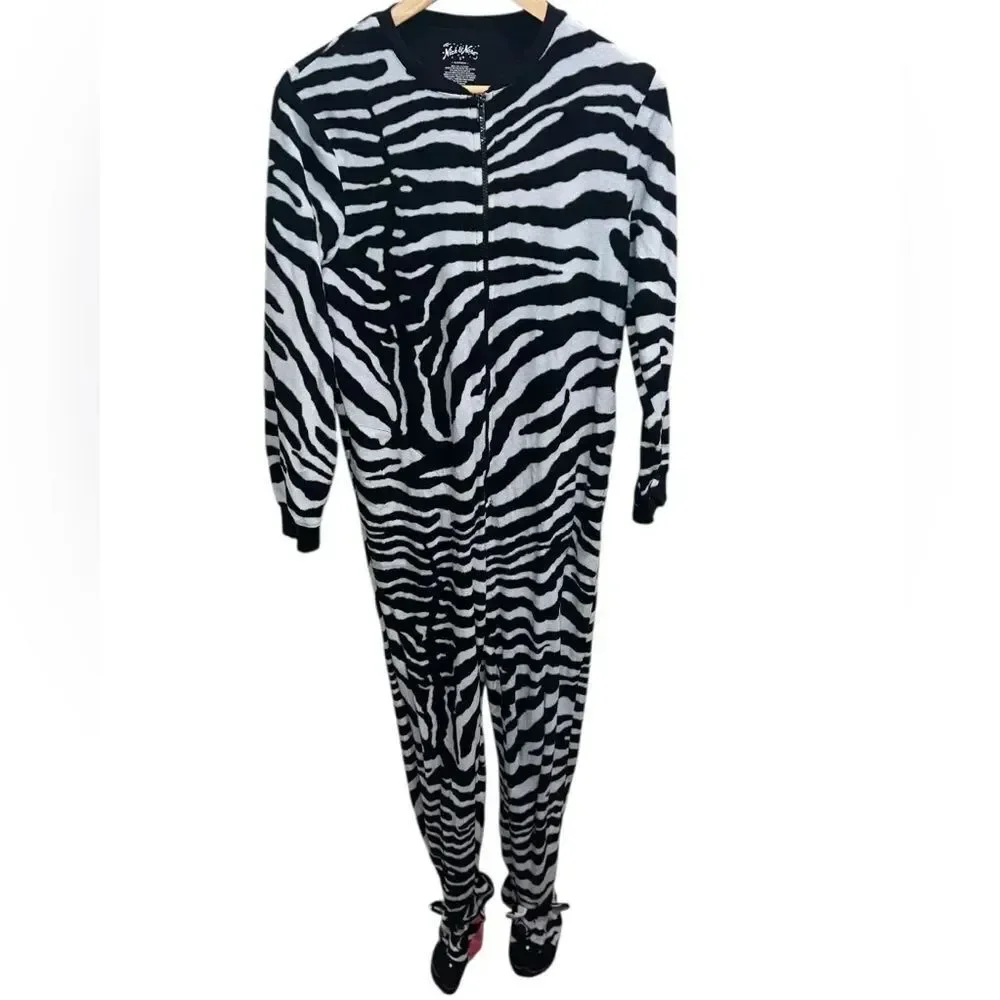 Nick & Nora Zebra One Piece Pajamas Footed Fleece Zip Up Sleeper Womens Small
